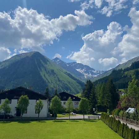 Alpin Haus Berwang Apartamento Exterior foto